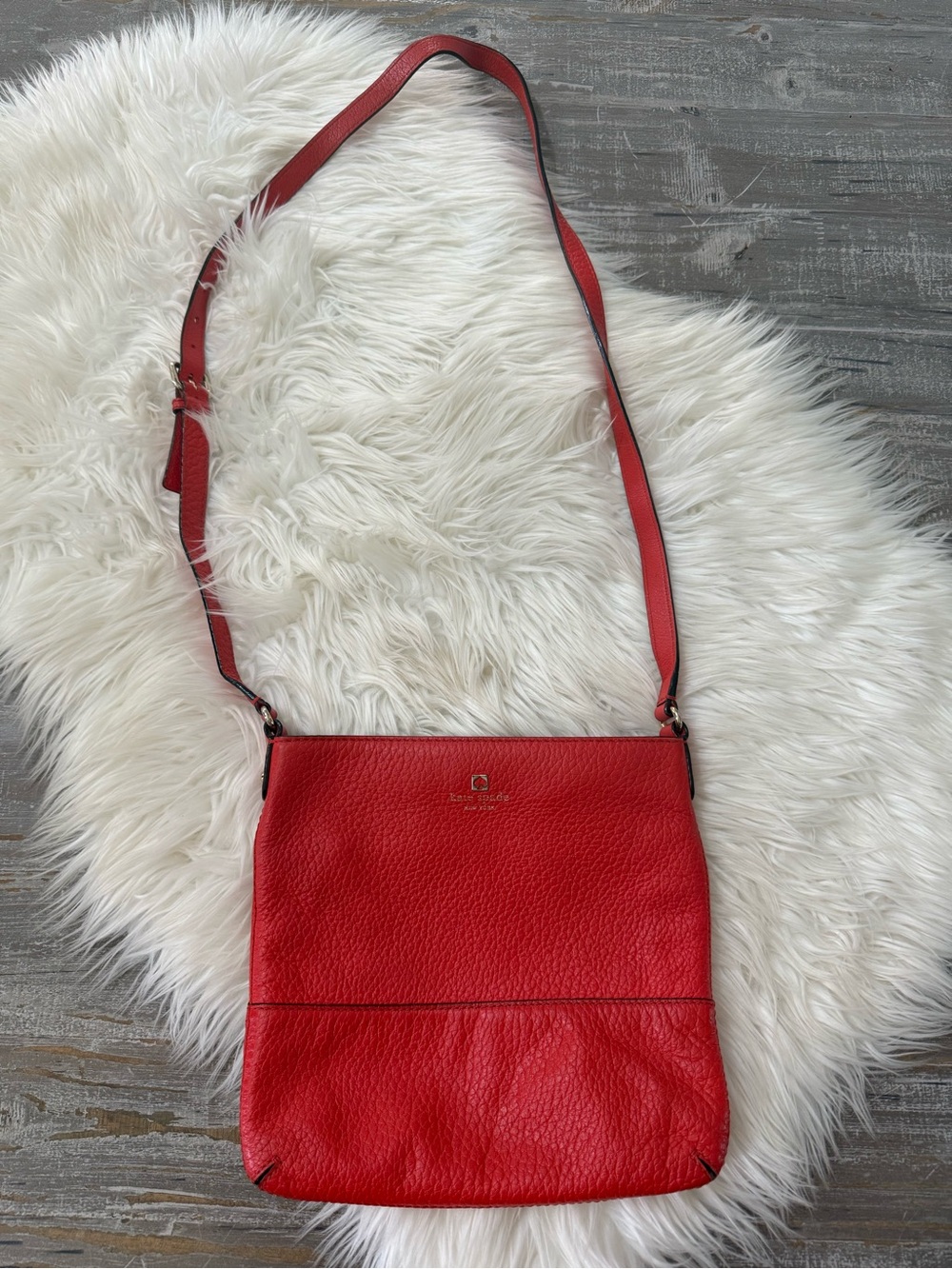 Kate Spade New York Southport Avenue Cora Red Pebbled Leather Crossbody Bag - Picture 2 of 8